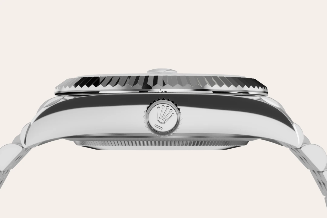 m336934-0004--060 -Imported from http://www.thehourglass.com/wp-content/uploads/sites/15/2018/06/PP2.jpg