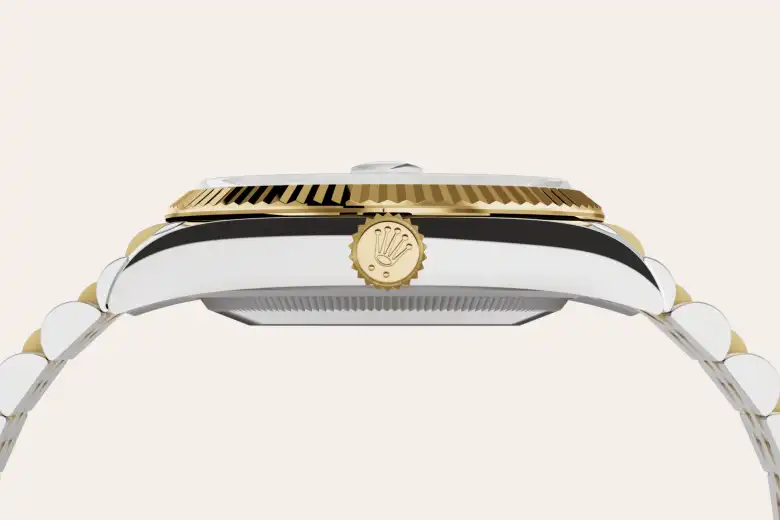 m126233-0021--060 -Imported from http://www.thehourglass.com/wp-content/uploads/sites/15/2018/06/PP2.jpg