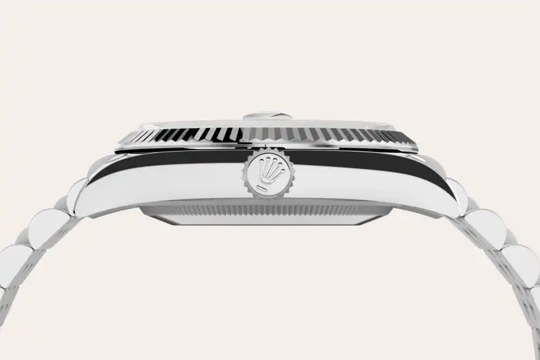 m126234-0017--060 -Imported from http://www.thehourglass.com/wp-content/uploads/sites/15/2018/06/PP2.jpg