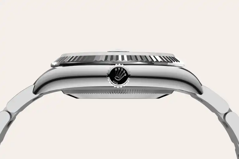 m126234-0046--060 -Imported from http://www.thehourglass.com/wp-content/uploads/sites/15/2018/06/PP2.jpg