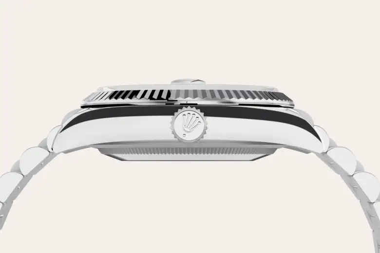 m128236-0018--060 -Imported from http://www.thehourglass.com/wp-content/uploads/sites/15/2018/06/PP2.jpg