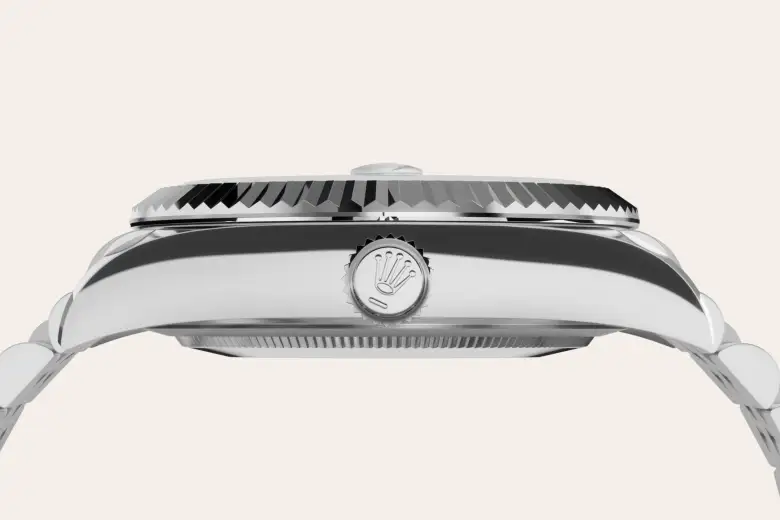 m336934-0004--060 -Imported from http://www.thehourglass.com/wp-content/uploads/sites/15/2018/06/PP2.jpg