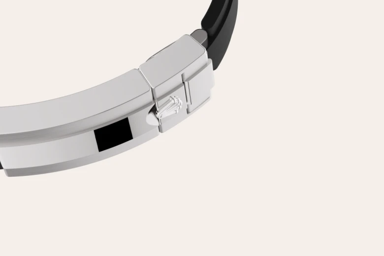 anim-bracelet-material-portrait-126519ln-cd-oysterflex-black10--0104 -Imported from https://www.thehourglass.com/wp-content/uploads/2016/12/Rolex-3255-Calibre.jpg