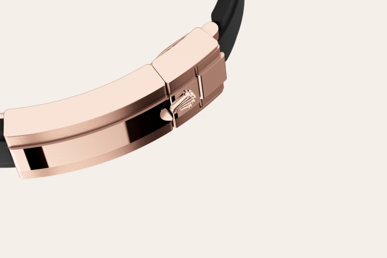 anim-bracelet-material-portrait-126535tbr-cd-oysterflex-black6--0104 -Imported from https://www.thehourglass.com/wp-content/uploads/2016/12/Rolex-3255-Calibre.jpg