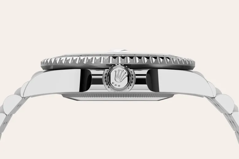 m126710grnr-0003--060 -Imported from http://www.thehourglass.com/wp-content/uploads/sites/15/2018/06/PP2.jpg