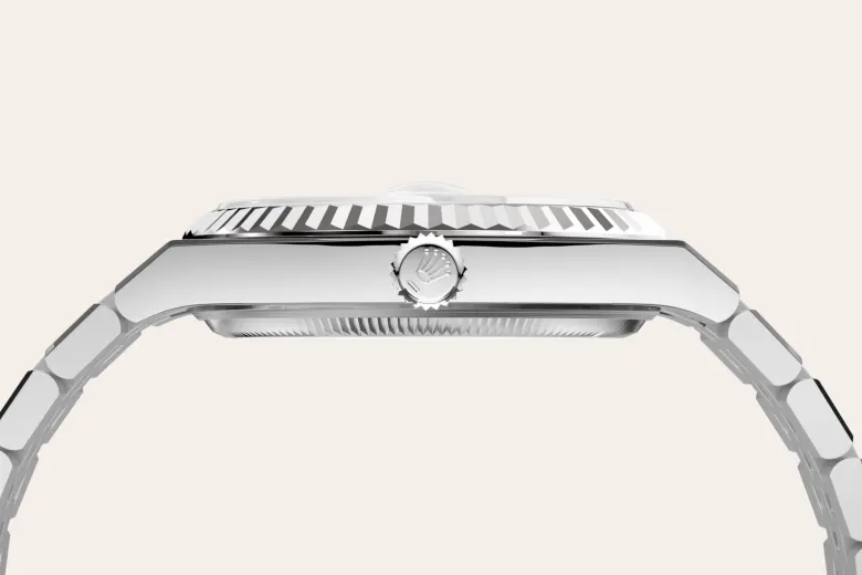 m127234-0001--060 -Imported from http://www.thehourglass.com/wp-content/uploads/sites/15/2018/06/PP2.jpg
