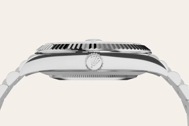 m228236-0012--060 -Imported from http://www.thehourglass.com/wp-content/uploads/sites/15/2018/06/PP2.jpg
