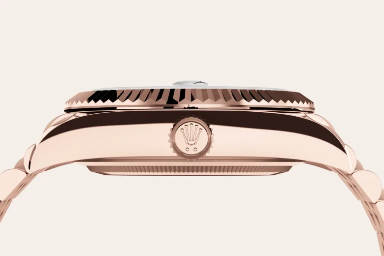 m336935-0008--060 -Imported from http://www.thehourglass.com/wp-content/uploads/sites/15/2018/06/PP2.jpg